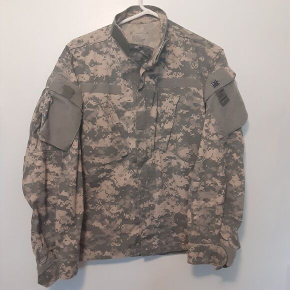 US Army Combat Uniform Jacket Medium Short Camo Military Tactical Outdoor Vtg - Picture 1 of 9